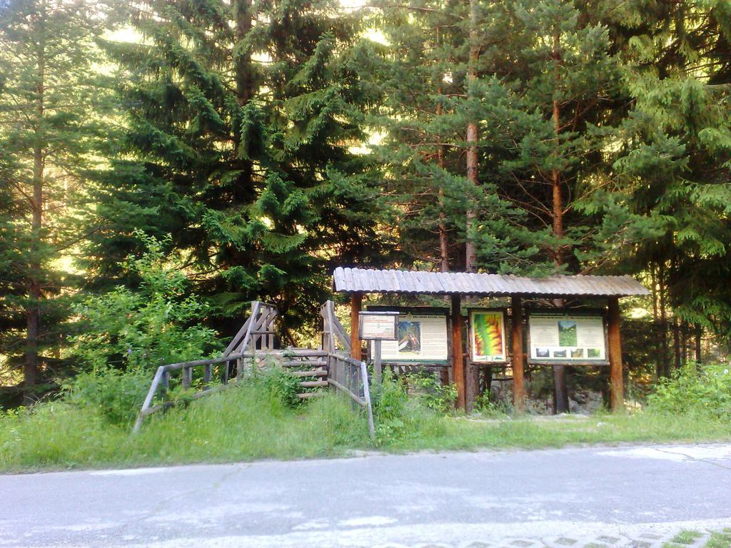 Family Hotel Sonata Samokov Exterior photo