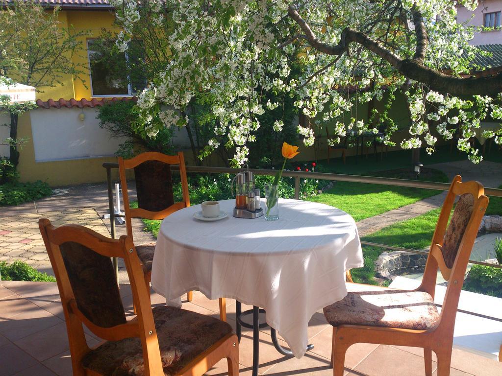 Family Hotel Sonata Samokov Exterior photo