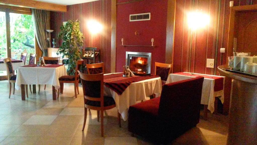 Family Hotel Sonata Samokov Exterior photo