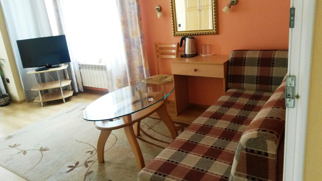 Family Hotel Sonata Samokov Exterior photo